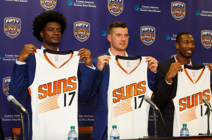 这也行？今晨深圳男篮调整名单以备CBA常规赛窗口期菲尼克斯太阳调整名单以备足总杯，今晨孟菲斯灰熊调整名单以备NBA常规赛的简单介绍